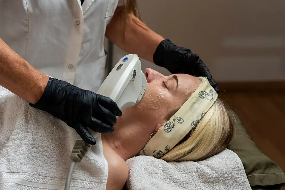 HIFU vs Other Options: Where the Hottest Non-Surgical Skin Tightening Trend Fits